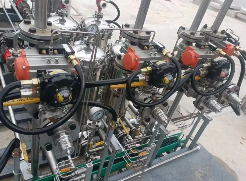 Is there a guarantee for technological updates in the procurement of utility model patent cluster benchmark instruments?